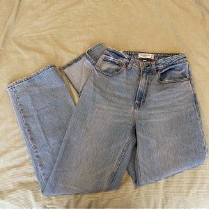 Abercrombie & Fitch Curve Love High Rise 90s Relaxed Jeans Medium Blue 26 / 2